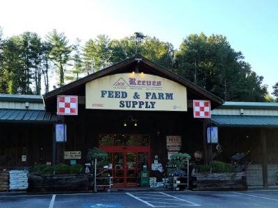 Reeves Feed and Farm in Clayton